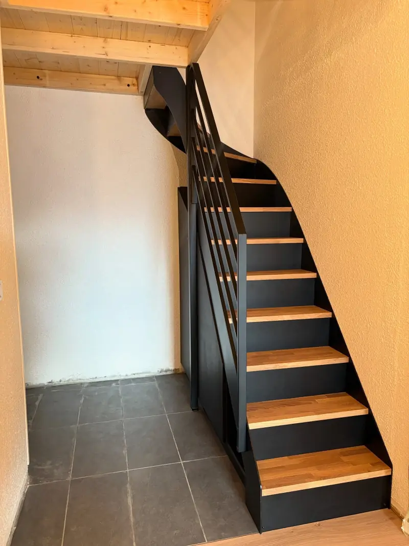 À l’Alpe d’Huez — Escaliers Alliage Mobilier