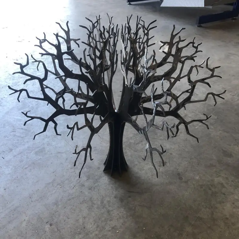 Arbre tout en acier pour décorer votre intérieur, brut… — Autres réalisations Alliage Mobilier