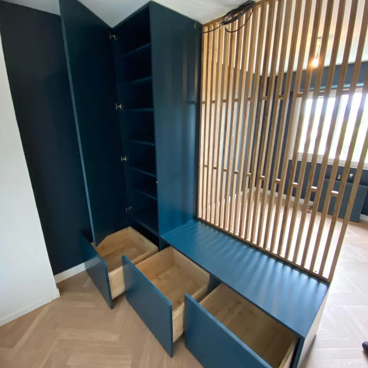 C’était pose d’un beau dressing sur mesure avec… — Alliage Mobilier (3)