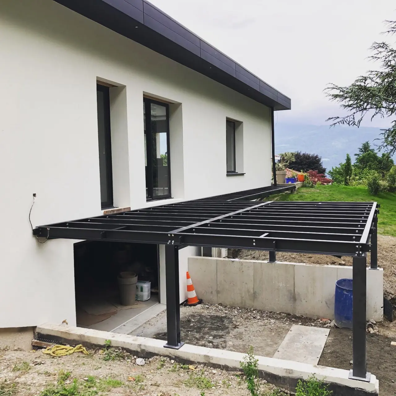 C’était pose d’une belle structure métallique de… — Alliage Mobilier (2)