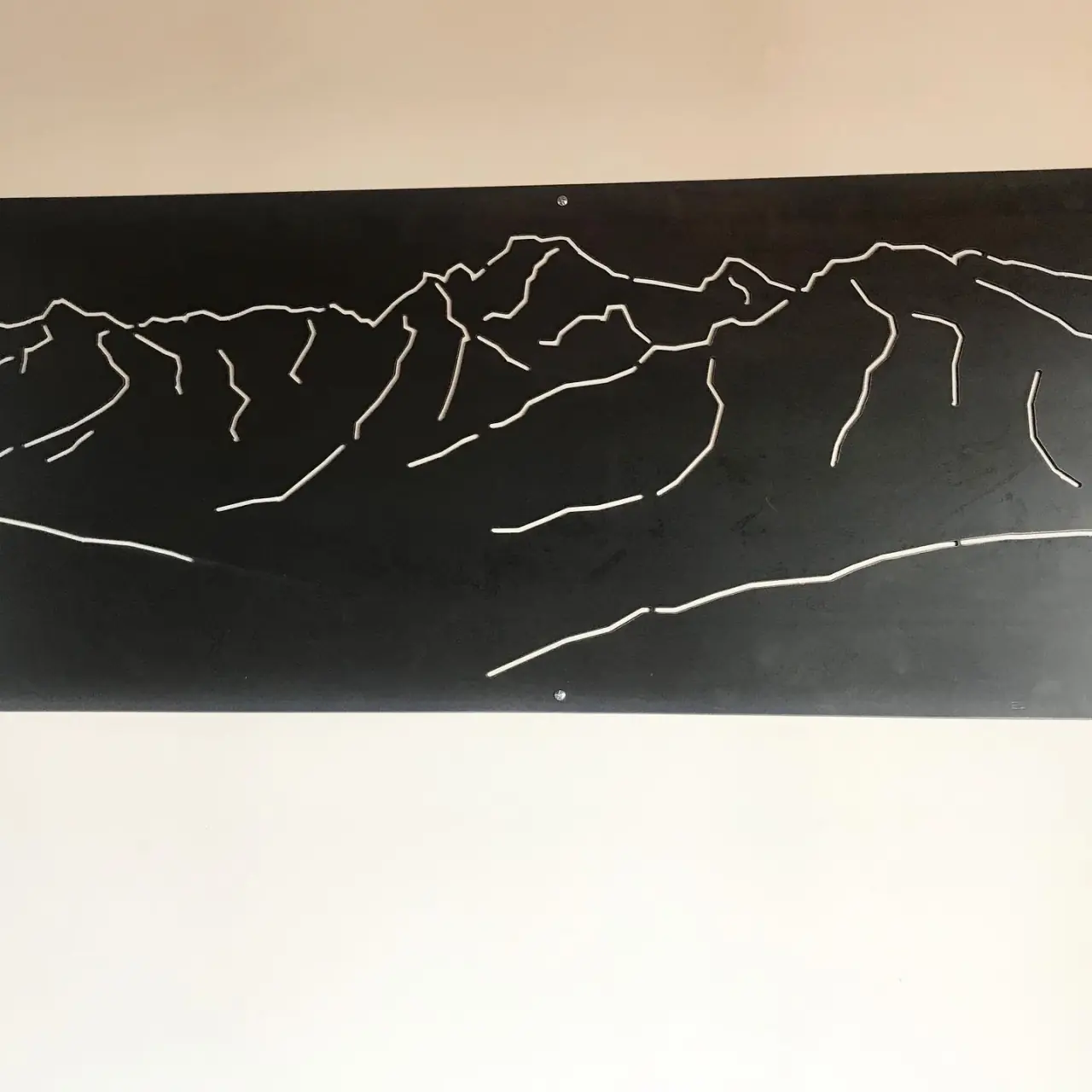 Chaîne de Belledonne découpée sur notre table plasma — Alliage Mobilier (2)