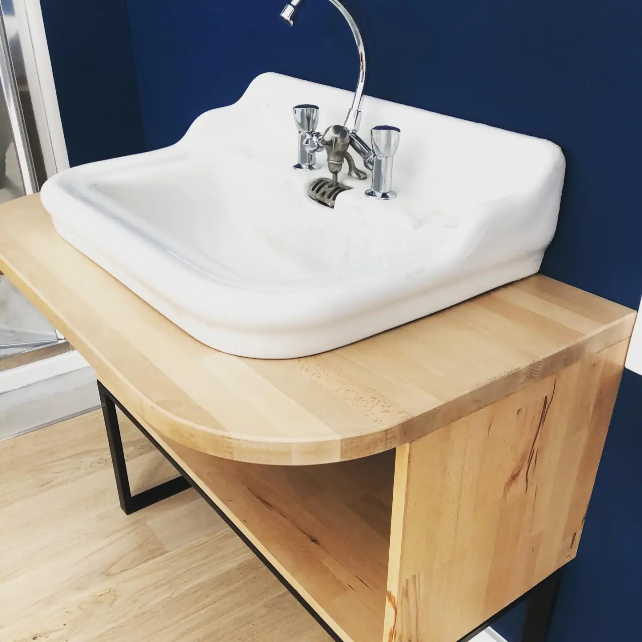 D’un meuble vasque pour une suite parentale — Alliage Mobilier (2)