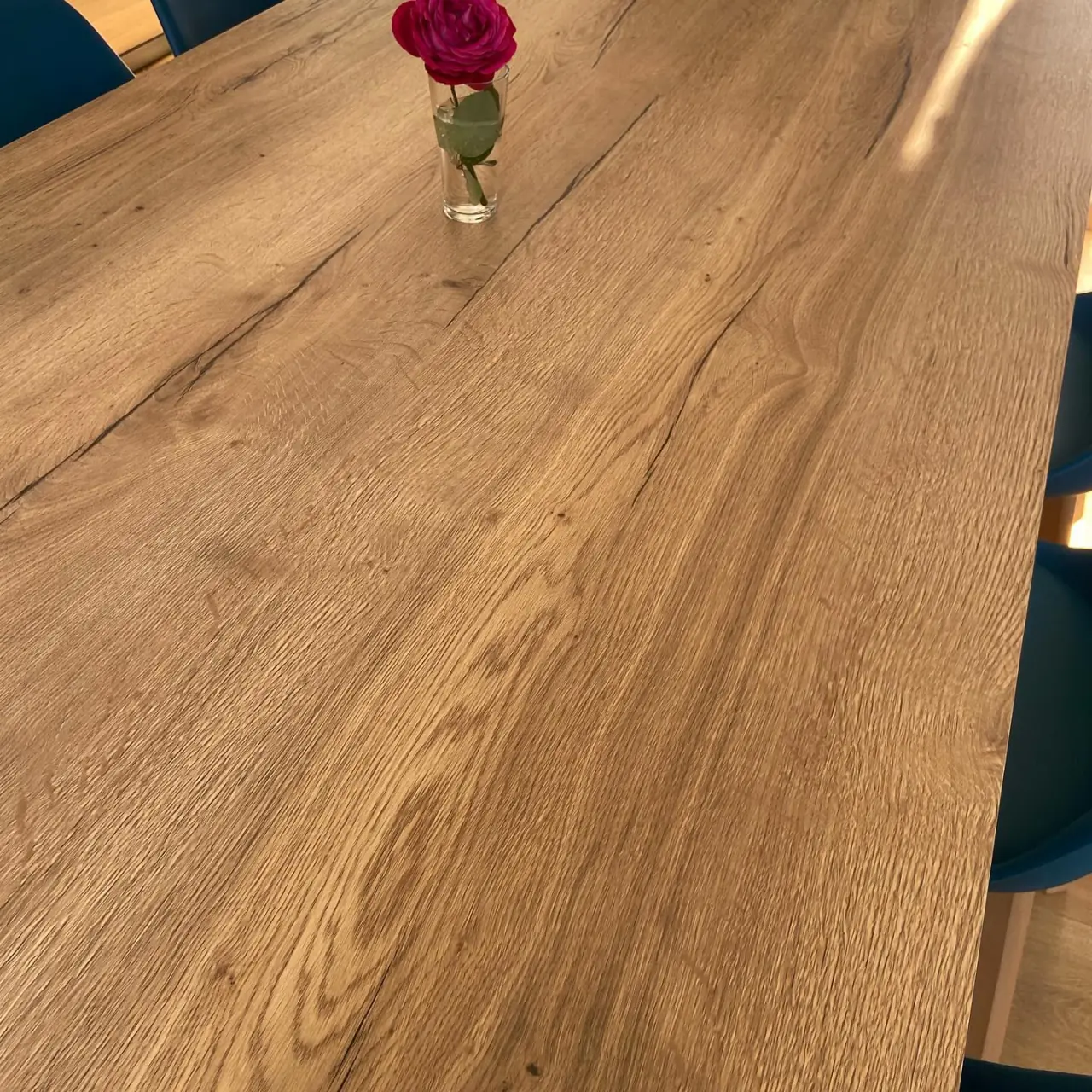 D’une Table à manger avec plateau en stratifié chêne et… — Alliage Mobilier (3)