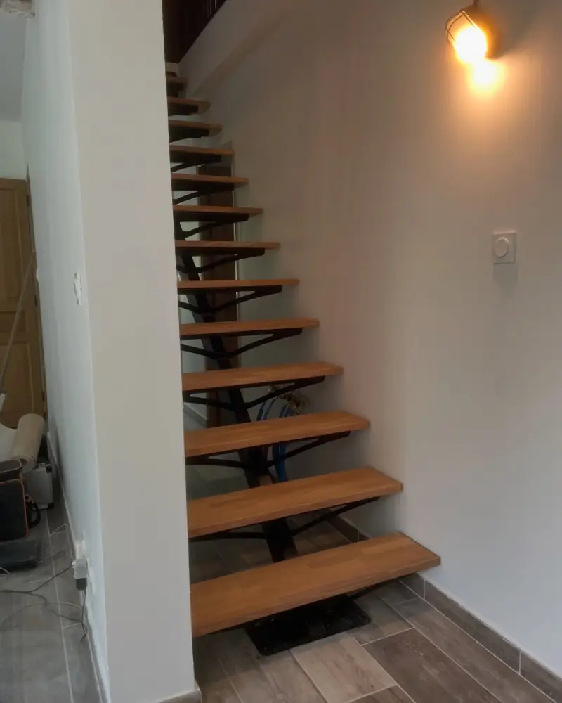 Escalier au style industriel chic — Escaliers Alliage Mobilier