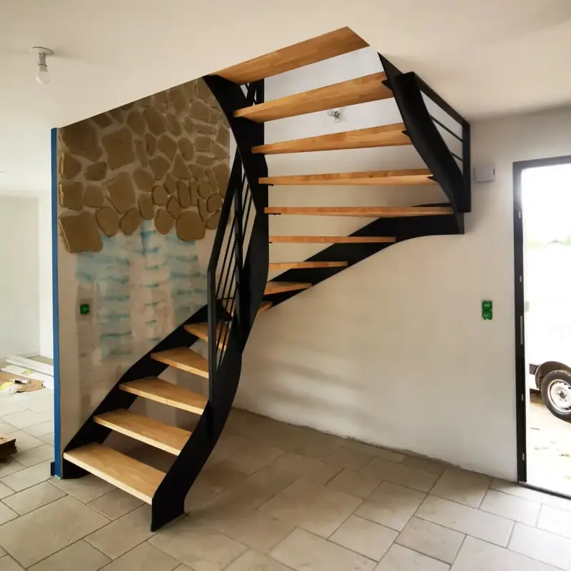 Escalier double quart tournant, limons acier et marchés… — Escaliers Alliage Mobilier