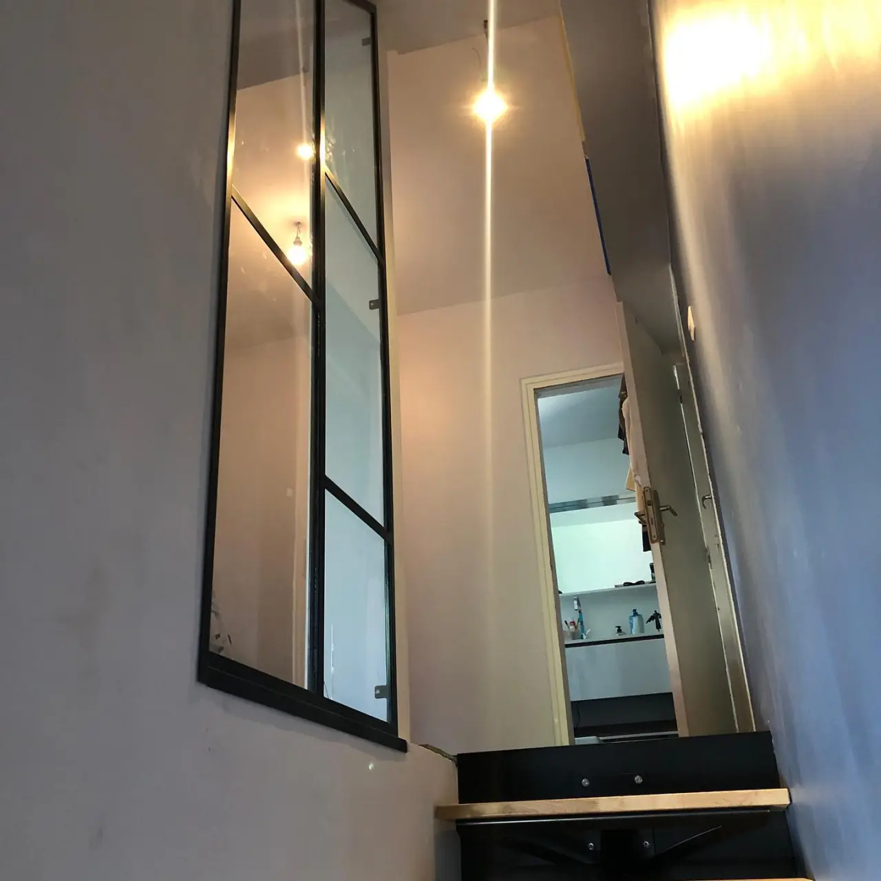 Escalier limon central et marches en chêne sur-mesure… — Alliage Mobilier (3)