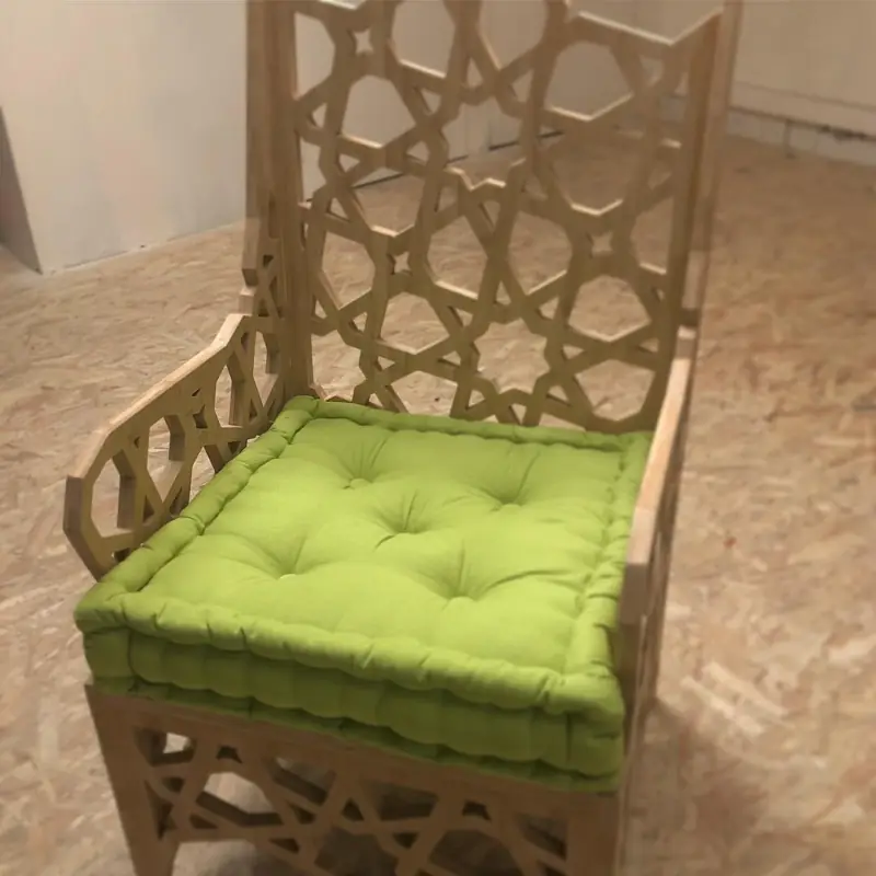 Fauteuil à motifs Moucharabiehs en Bambou usiné — Mobilier Alliage Mobilier