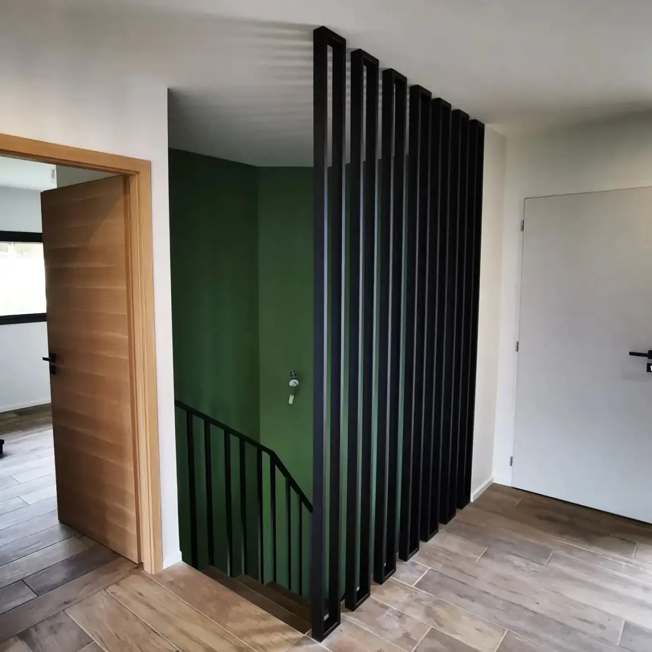 Garde corps et claustra acier, peint en noir mat sablé… — Alliage Mobilier (3)