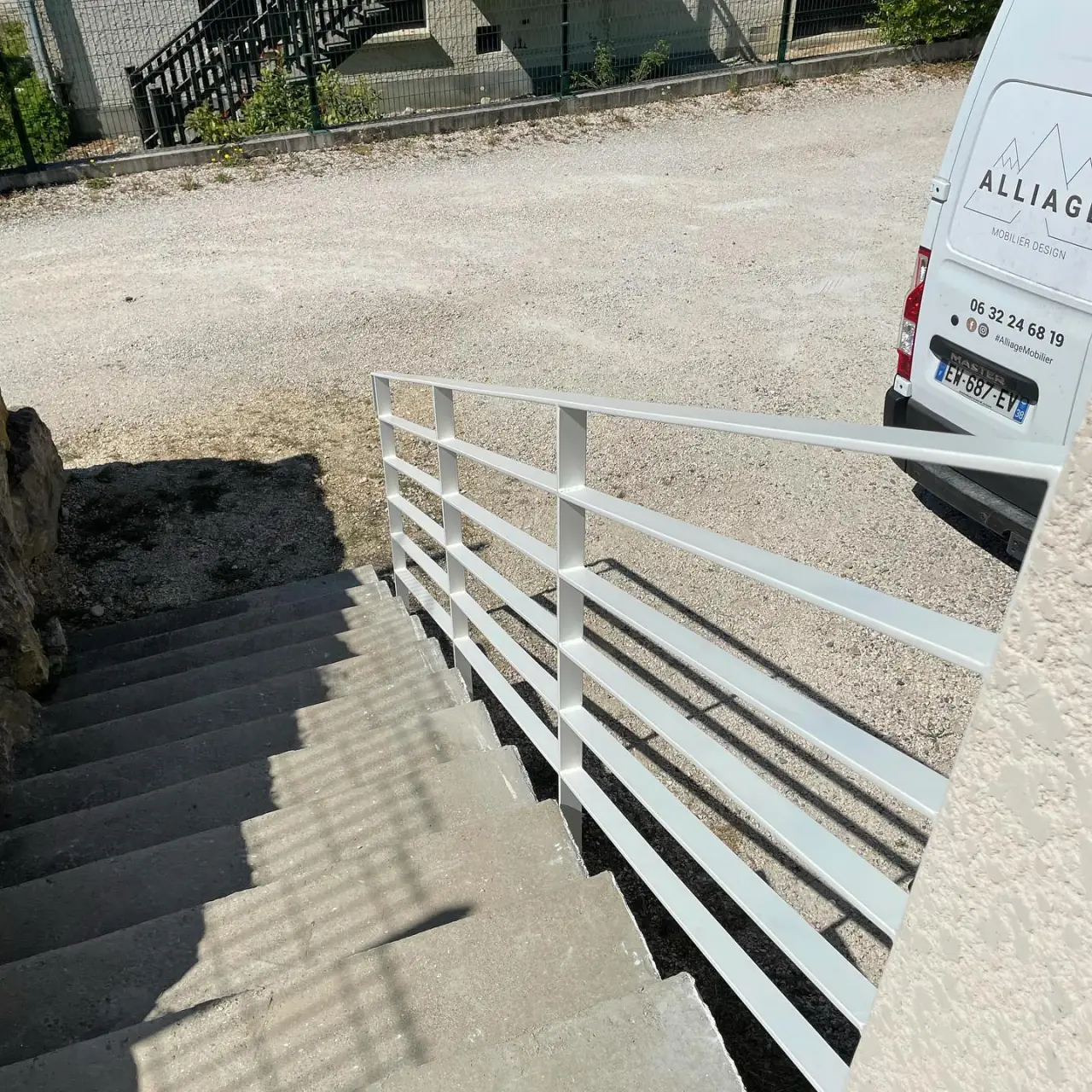 Garde-corps et portillon sur mesure posés — Alliage Mobilier (4)