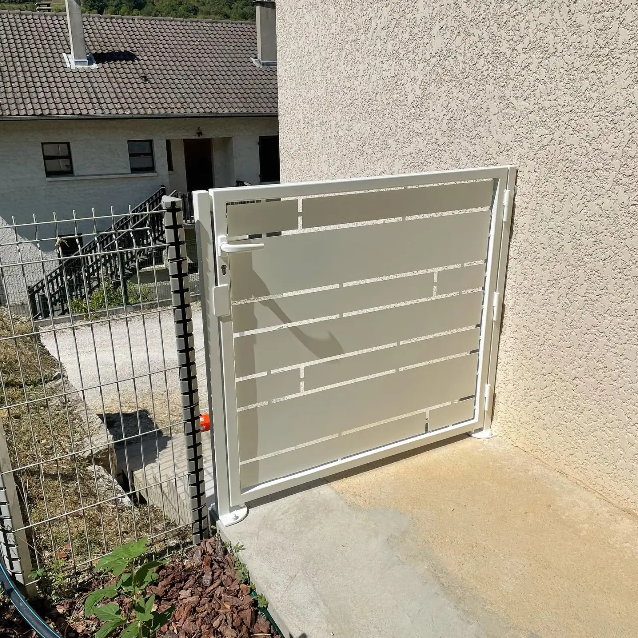Garde-corps et portillon sur mesure posés — Alliage Mobilier (5)