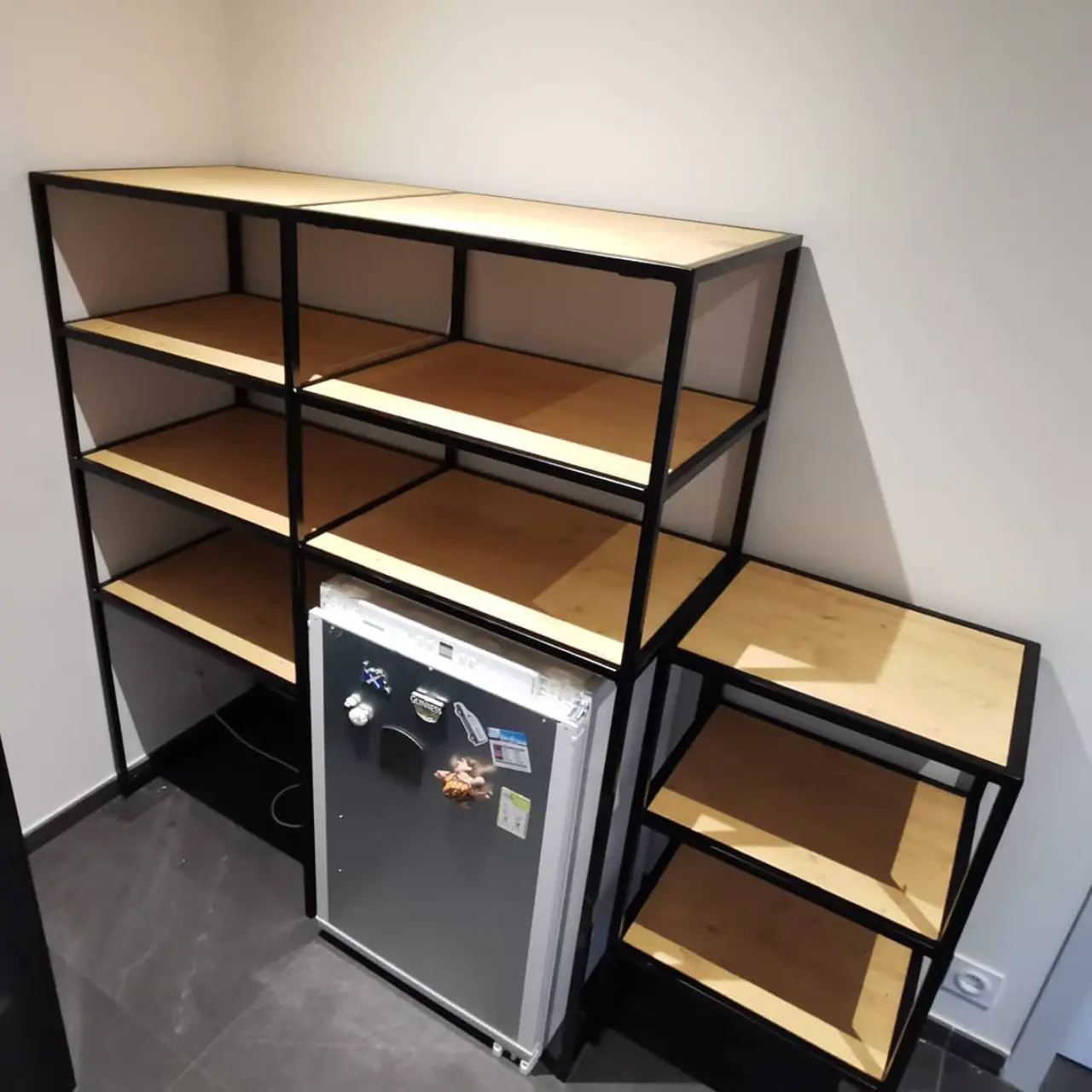 Meuble de rangement en acier et sapin huilé, simple et… — Alliage Mobilier (2)