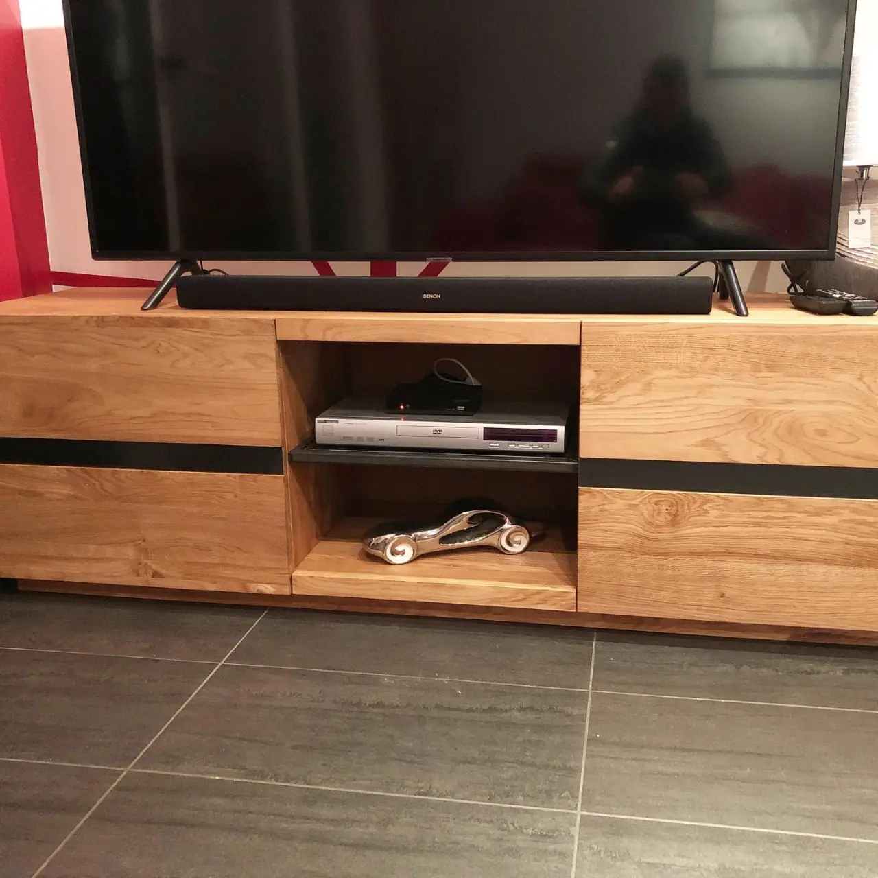 Meuble TV en chêne massif, portes avec incrustation en… — Alliage Mobilier (2)