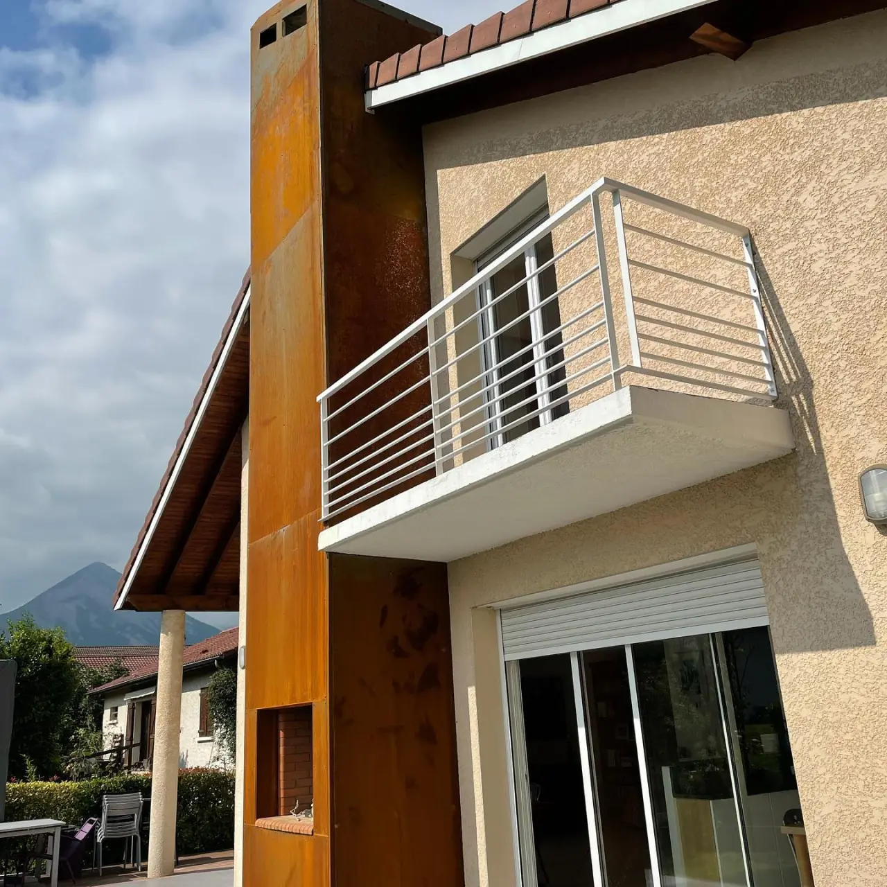 On continue sur ce chantier après l’habillage d’un… — Alliage Mobilier (2)