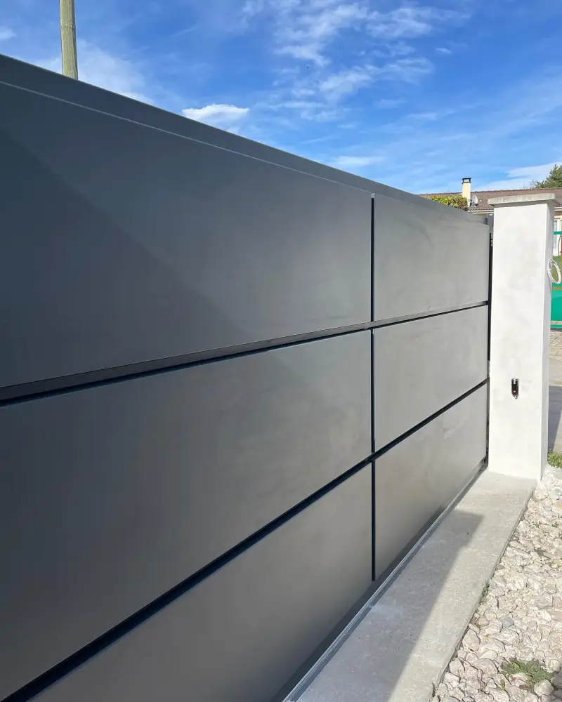 Portail sur mesure — Mobilier Alliage Mobilier