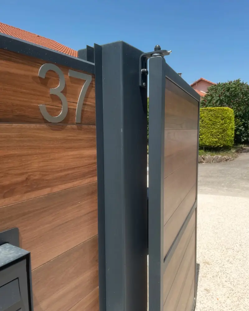 Portail sur mesure — Mobilier Alliage Mobilier