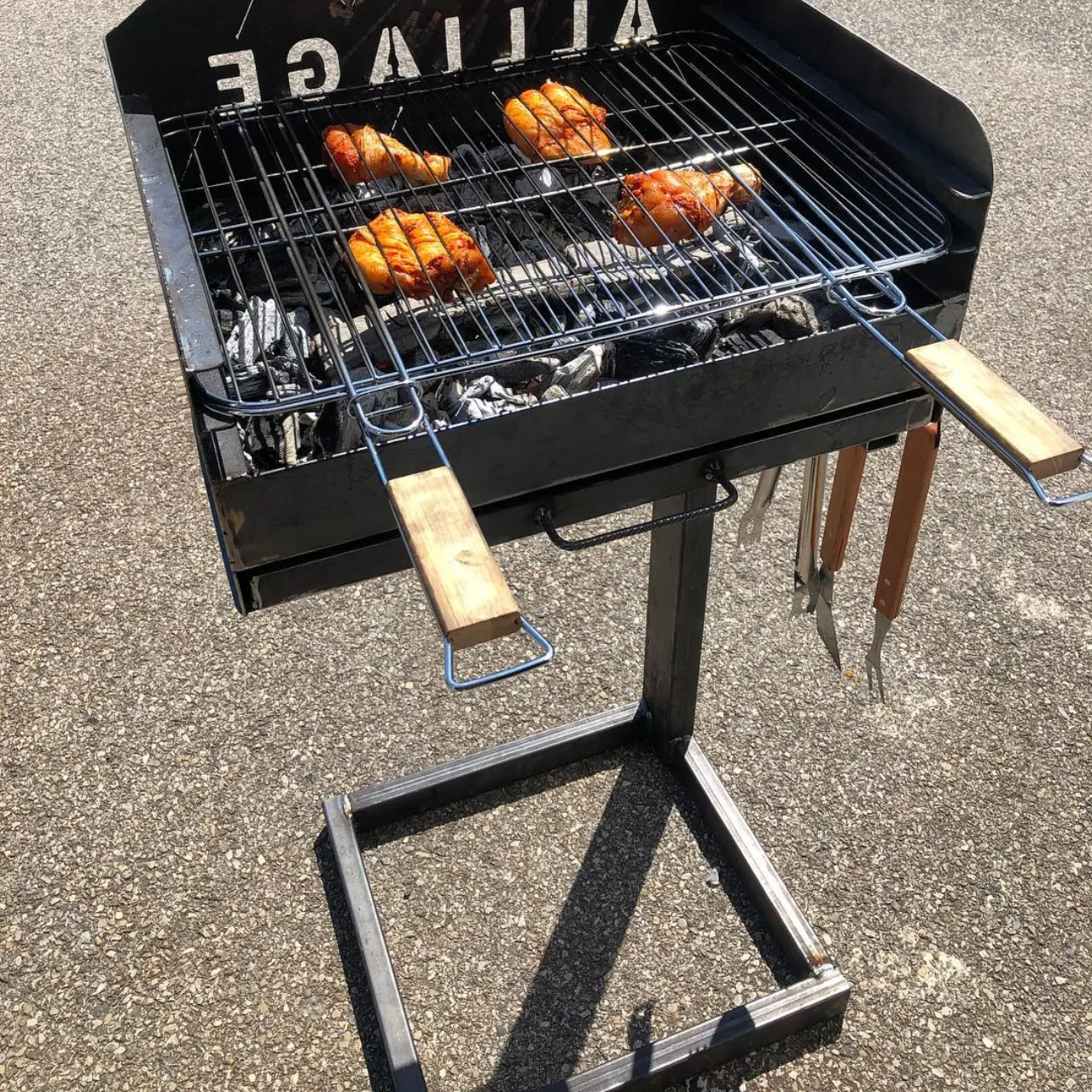 Premier BBQ de la société — Alliage Mobilier (1)