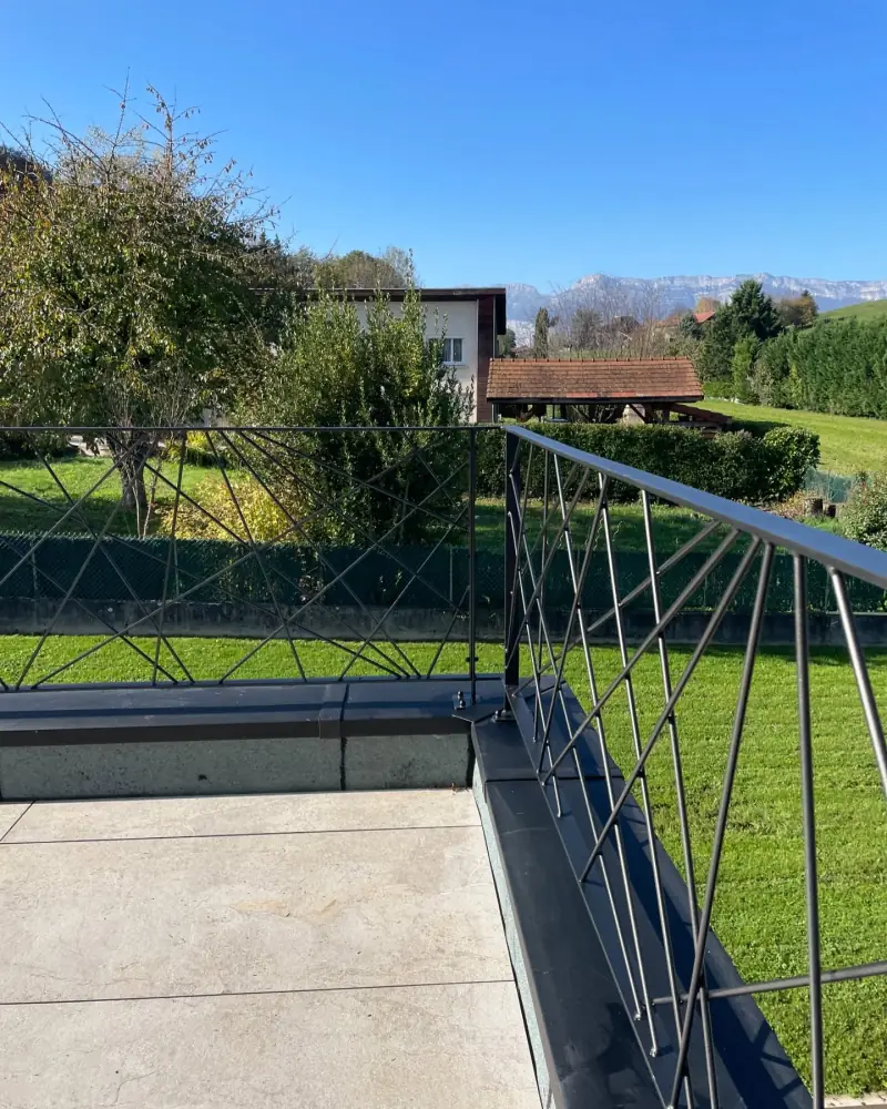 Sur les hauteurs de Grenoble — Garde-corps Alliage Mobilier