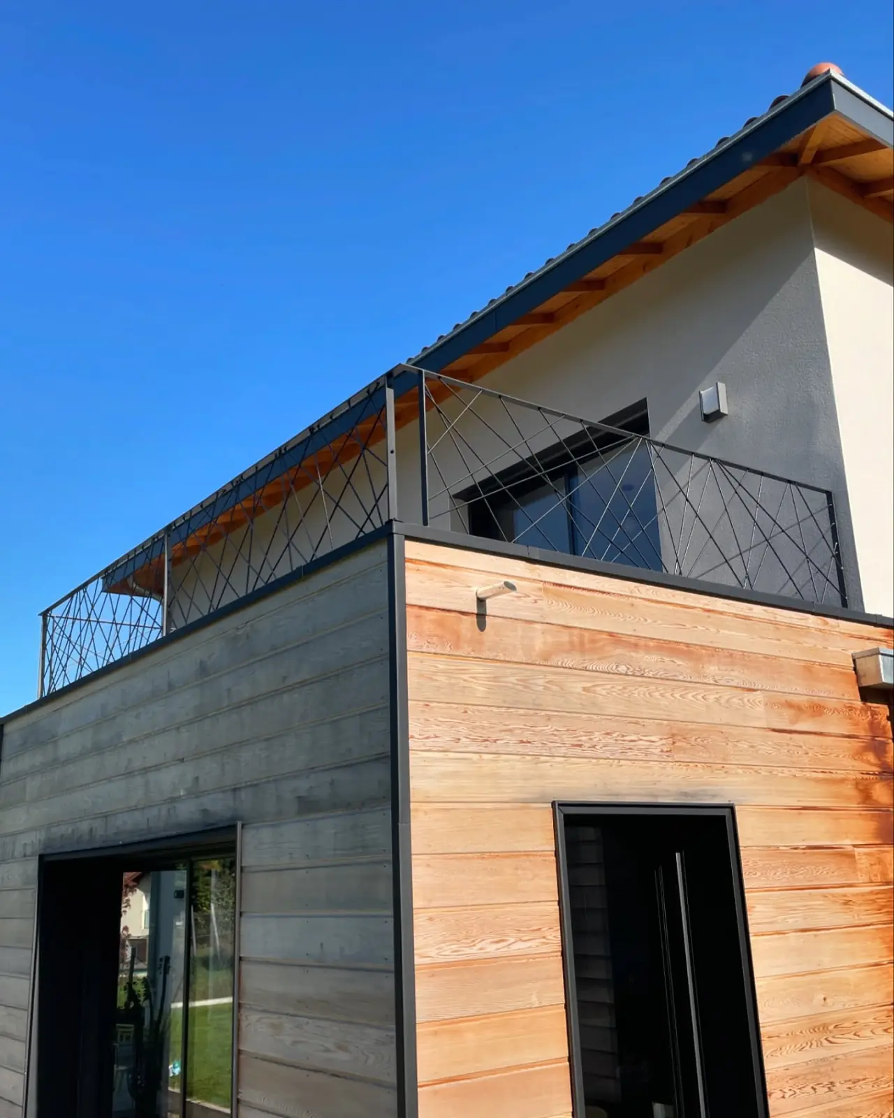 Sur les hauteurs de Grenoble — Alliage Mobilier à Grenoble (2)