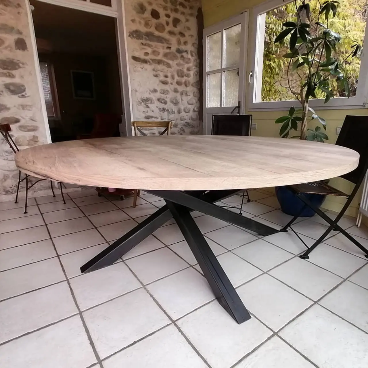 Table à manger grand format, pour accueillir 12 personnes — Alliage Mobilier (1)