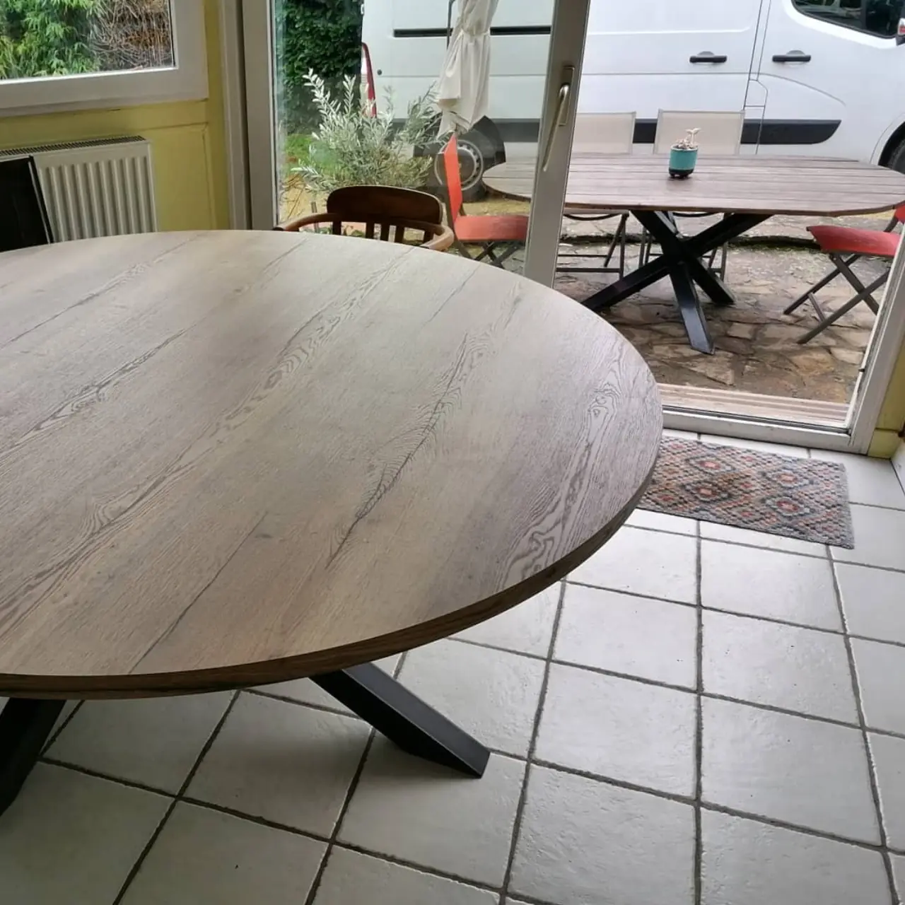 Table à manger grand format, pour accueillir 12 personnes — Alliage Mobilier (4)