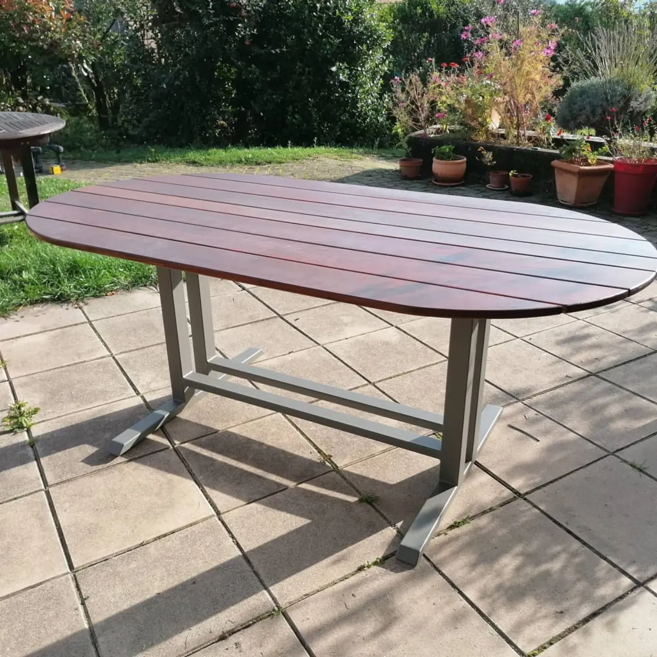Table d'extérieur en ipé et pied acier thermolaquée… — Alliage Mobilier (3)