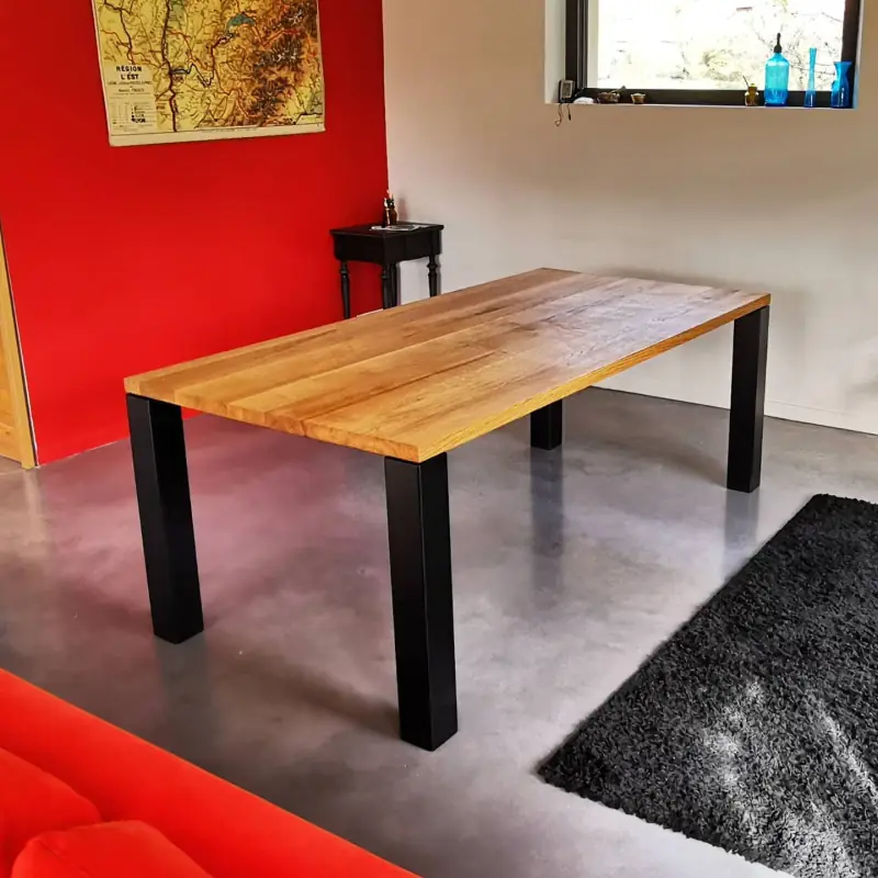 Table en chêne massif et pied acier, thermolaqué noir — Mobilier Alliage Mobilier