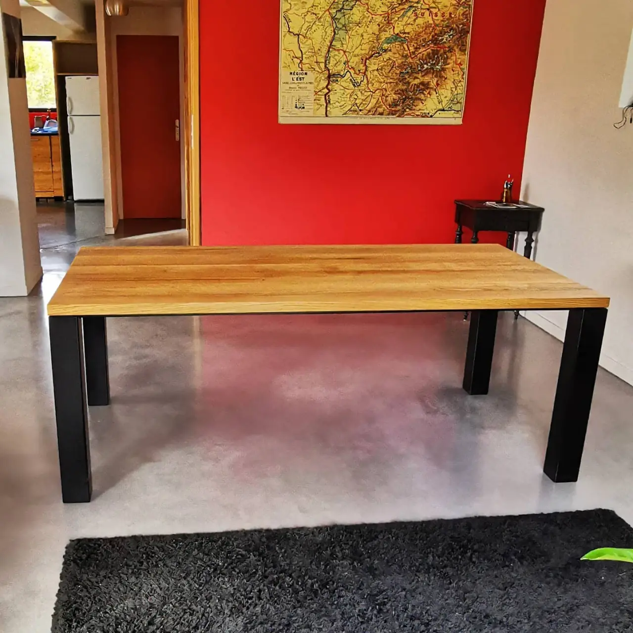 Table en chêne massif et pied acier, thermolaqué noir — Alliage Mobilier à Grenoble (2)