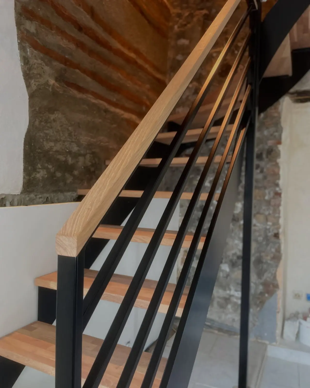Transformation d’un escalier dans une maison de village — Alliage Mobilier (3)