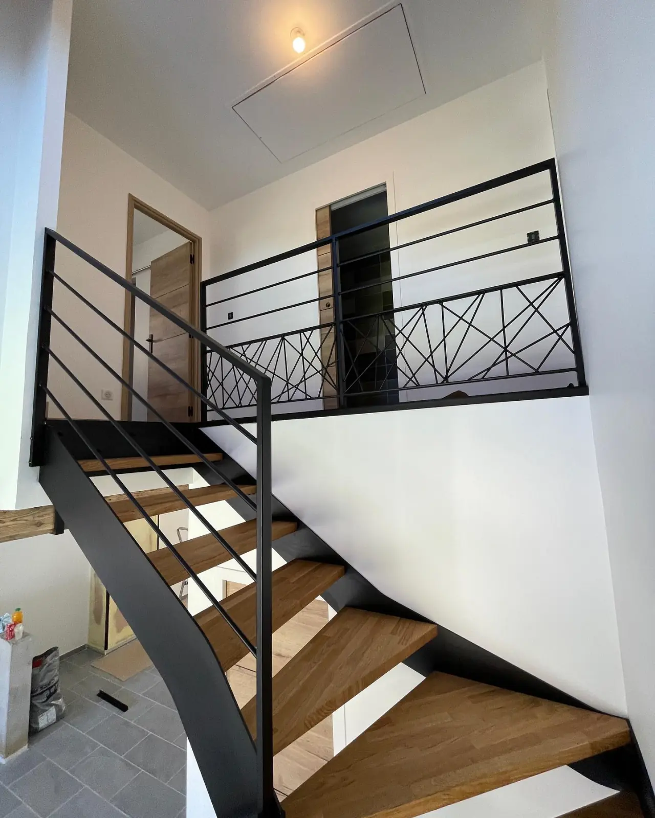Très bel escalier et garde-corps posés à Vaujany — Alliage Mobilier (3)
