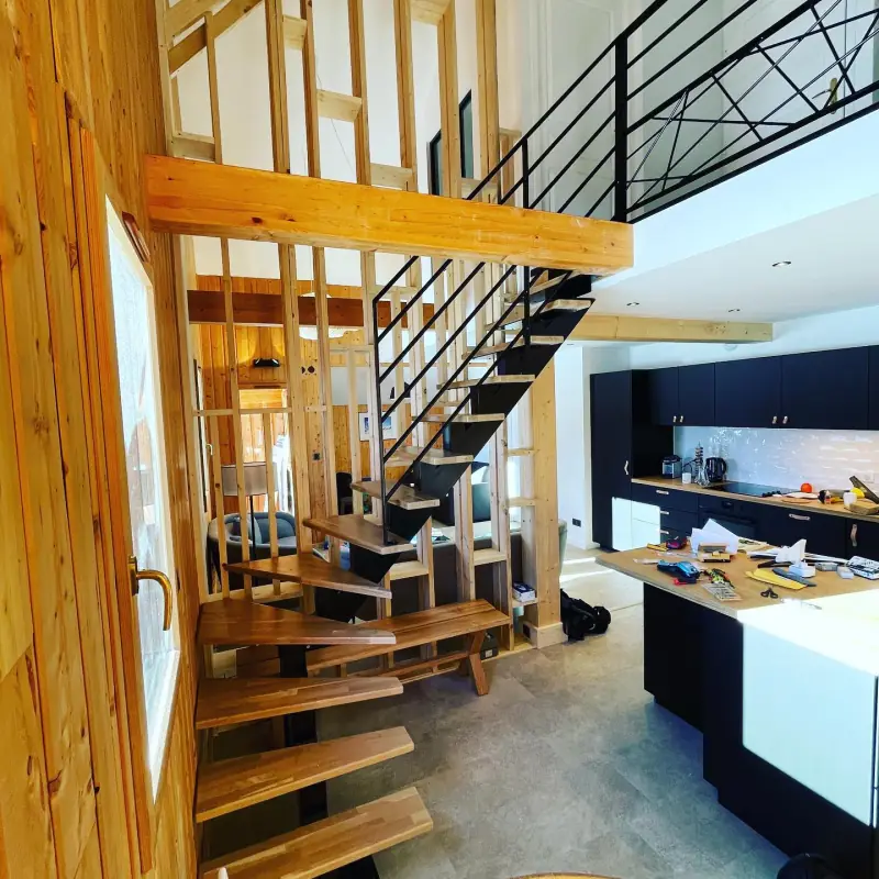 Très belle réalisation dans ce chalet de montagne — Escaliers Alliage Mobilier