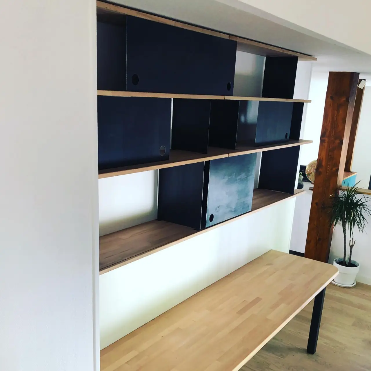 Vous voulez une bibliothèque moderne et chaleureuse et… — Alliage Mobilier (2)